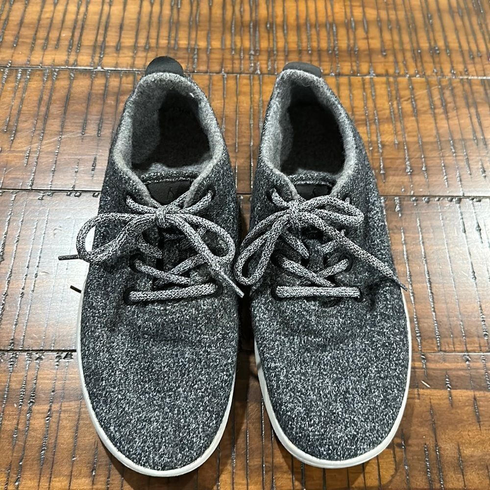 Allbirds men’s 9 charcoal gray wool runners